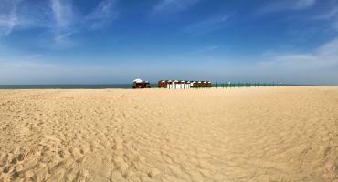 strandcabine, ligzetel of windscherm op het strand